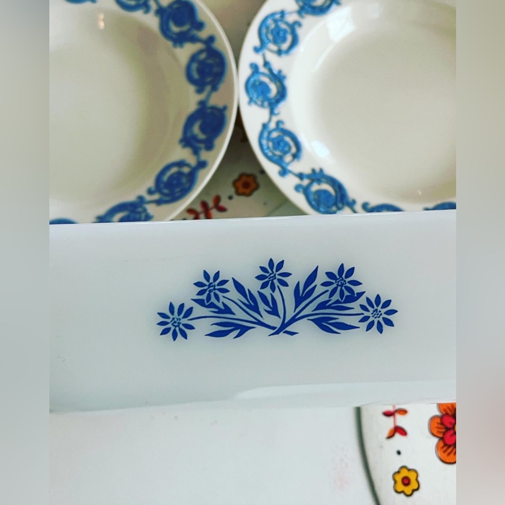 💙VINTAGE 1960’s 1970’s DINNERWARE PLATES BOWLS AND MILK GLASS BAKEWARE - Picture 2 of 10